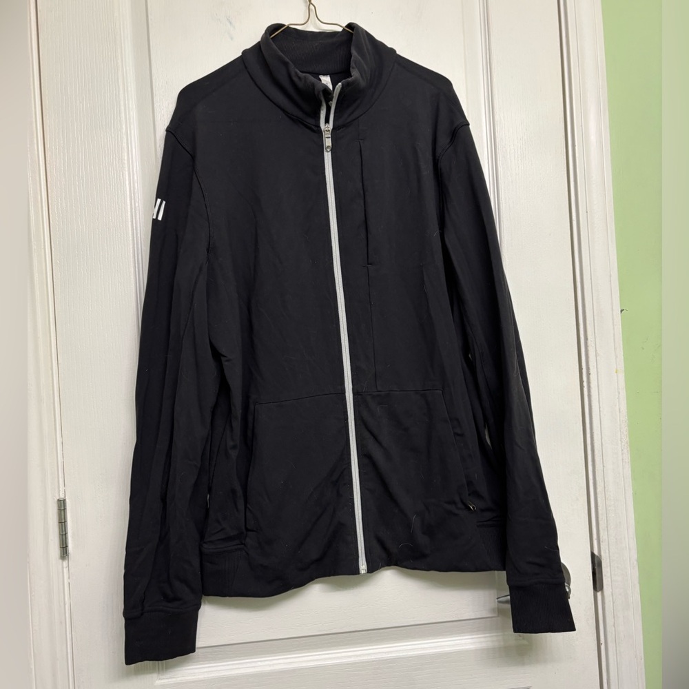 Lululemon Mens Black Zip-Up Long Sleeved Jacket with company 'Bell' Spellout.
